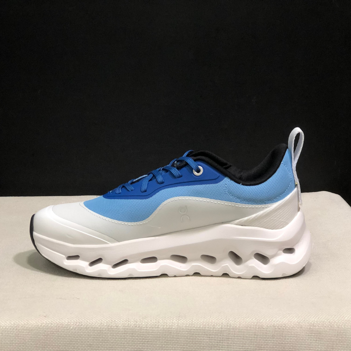 On Cloud × Loewe — Cloudtilt Blue Sky